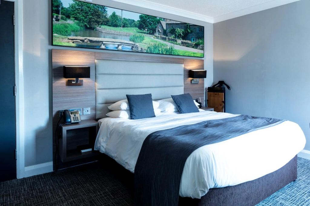 Riverside Hotel — 4