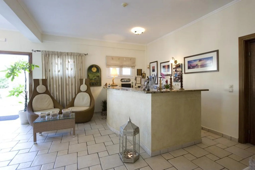 Lobby & Reception