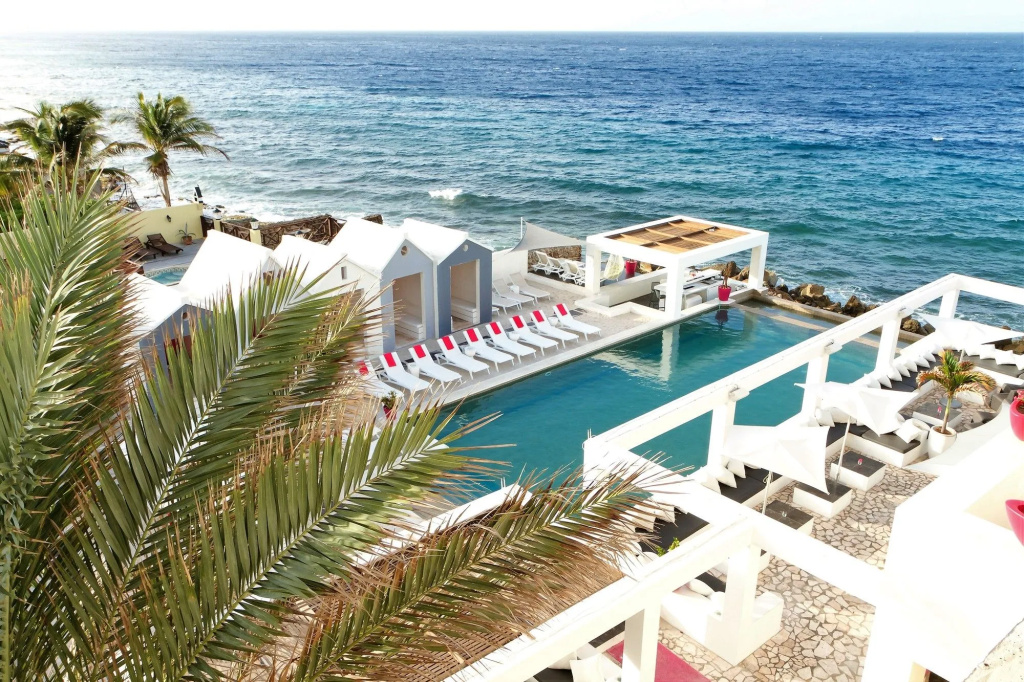 Beach & Waterfront