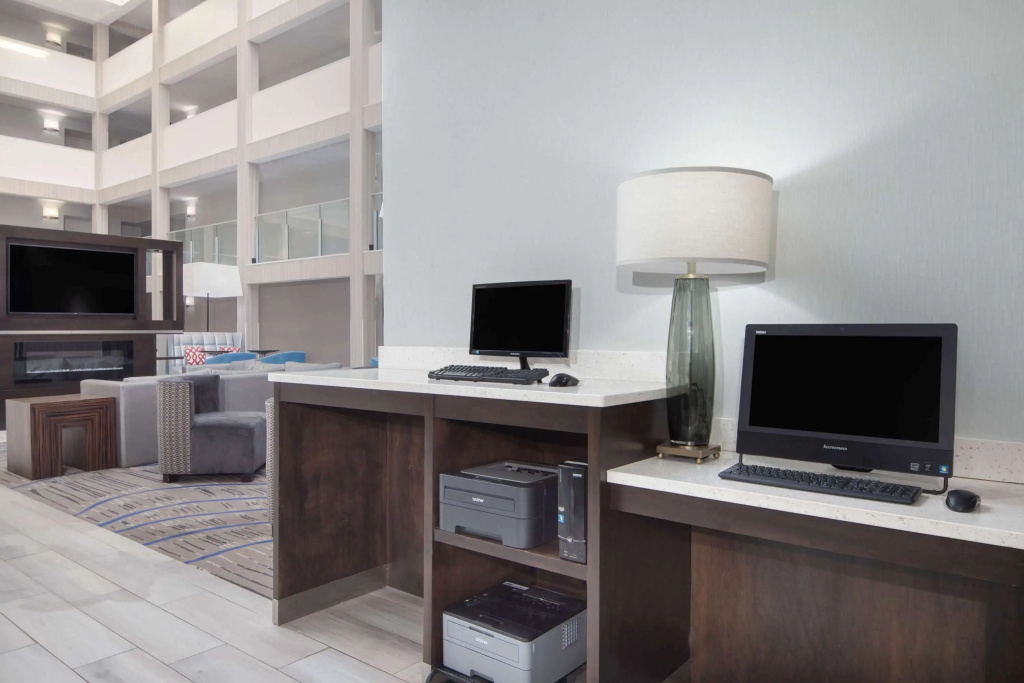 Lobby & Reception