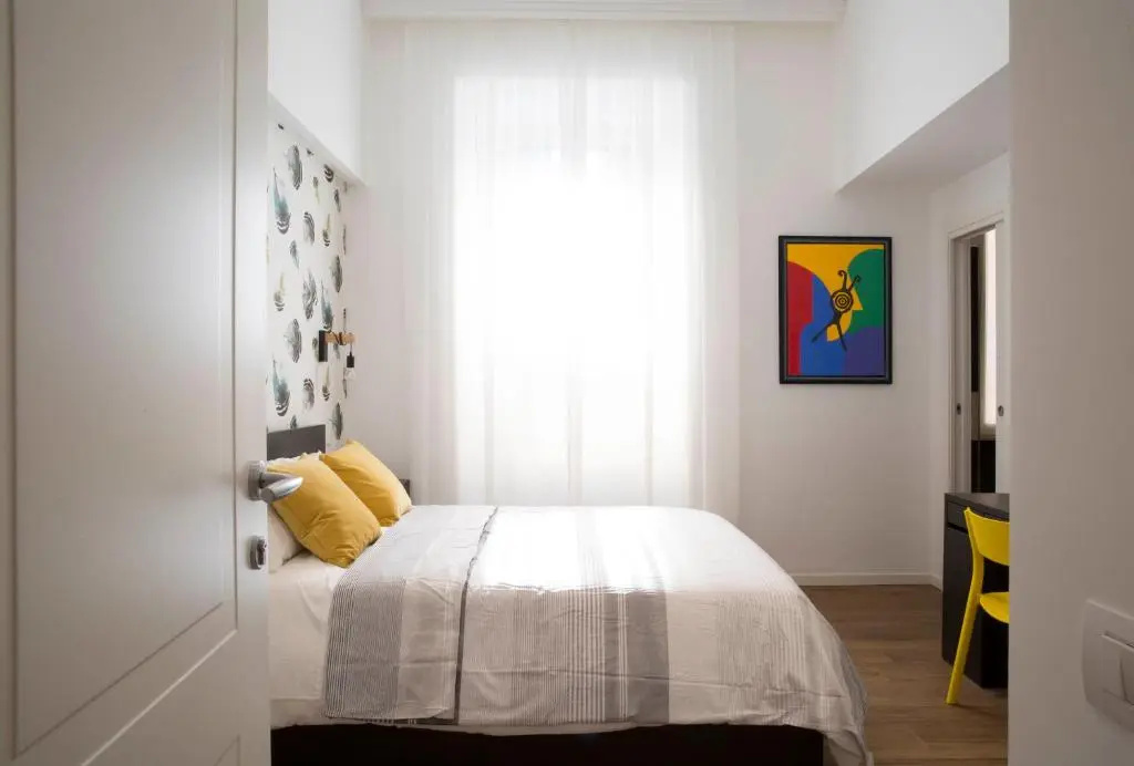 Large Double room (full double bed)