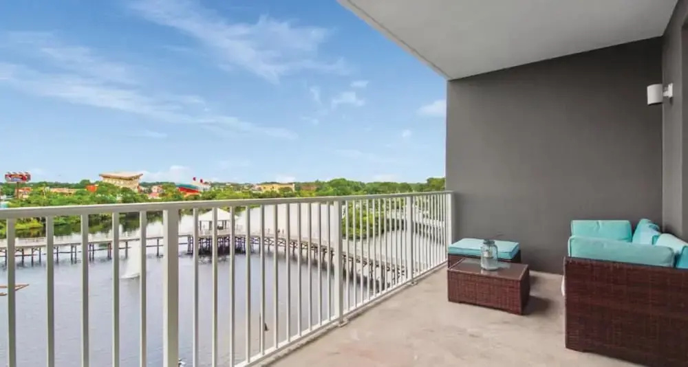 Laketown Wharf 317