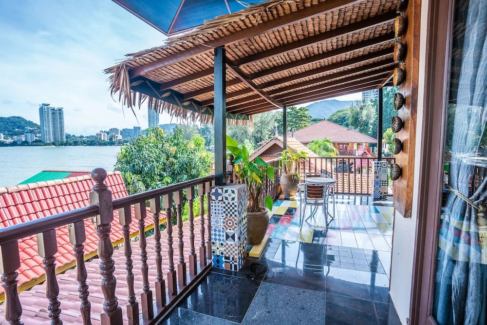 Lost Paradise Resort