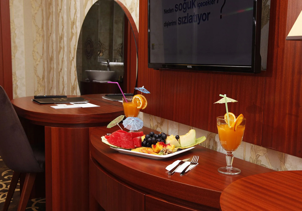 Food & Beverage