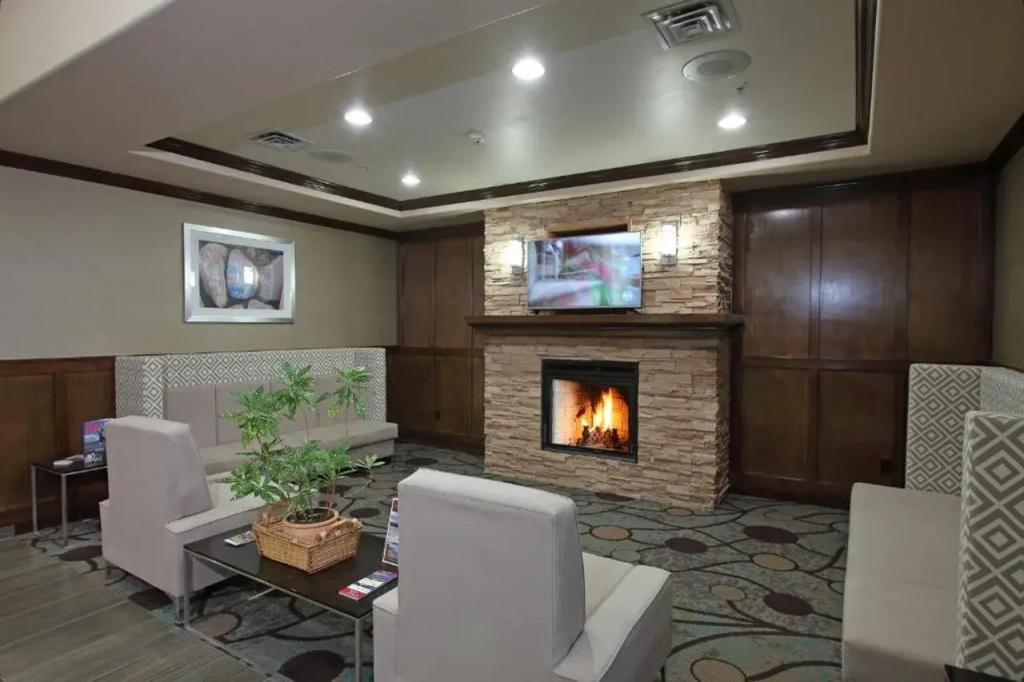 Holiday Inn Express & Suites - Vernon by IHG - Général