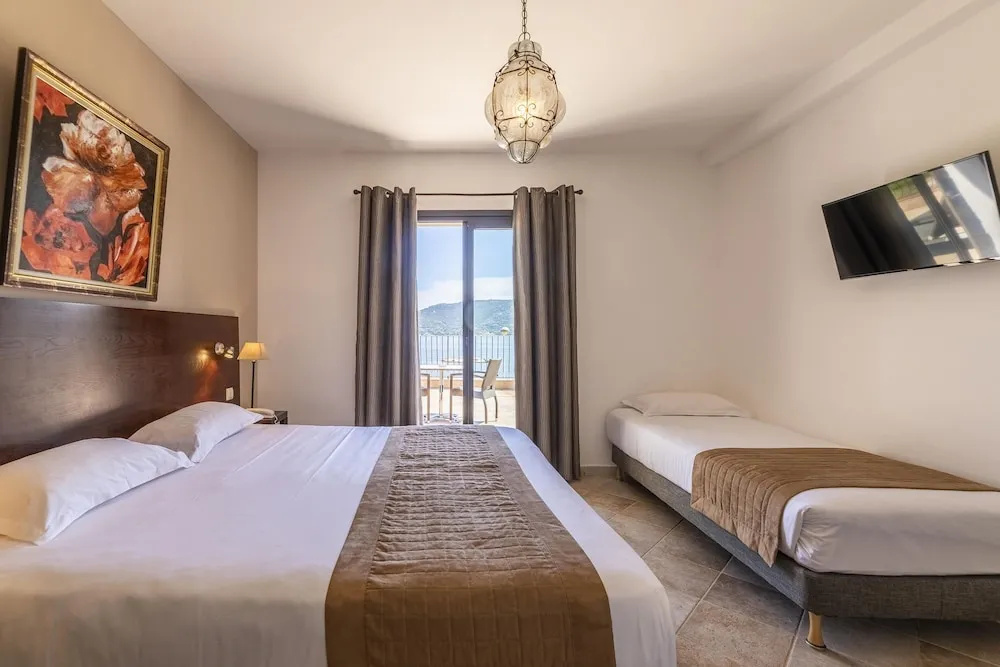 Superior Triple room with balcony