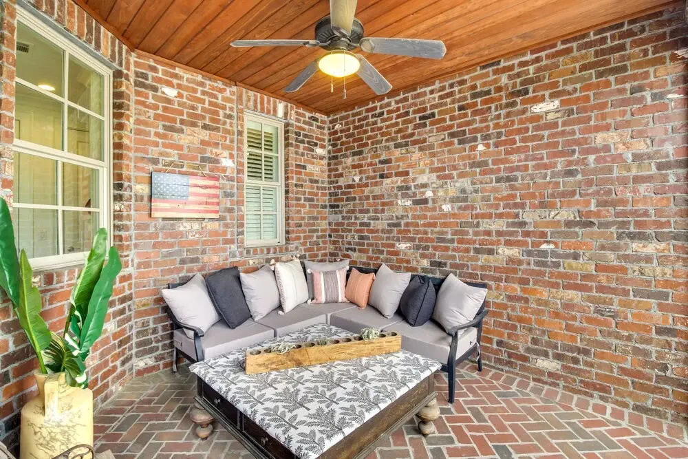 Charming Savannah Townhome - 1 Block to Riverwalk!