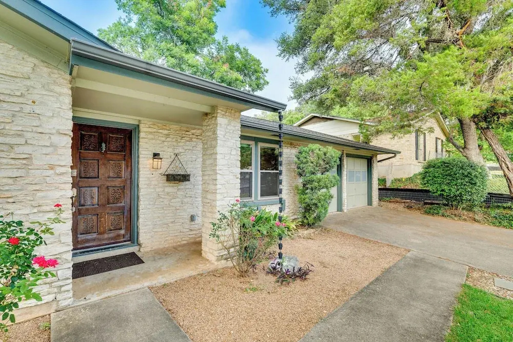 Austin Home Near Zilker Park w/ Yard: Pets Allowed