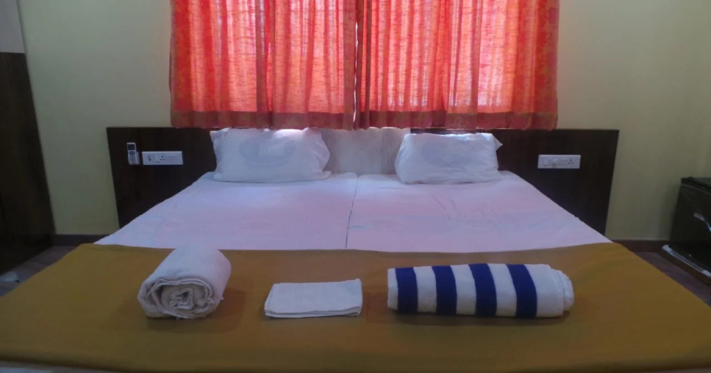 Meera Motels & Residency