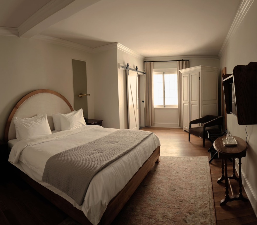 Deluxe room with lake view