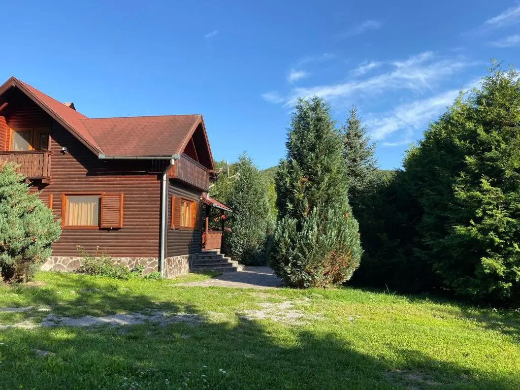 5 Bedrooms Cottage