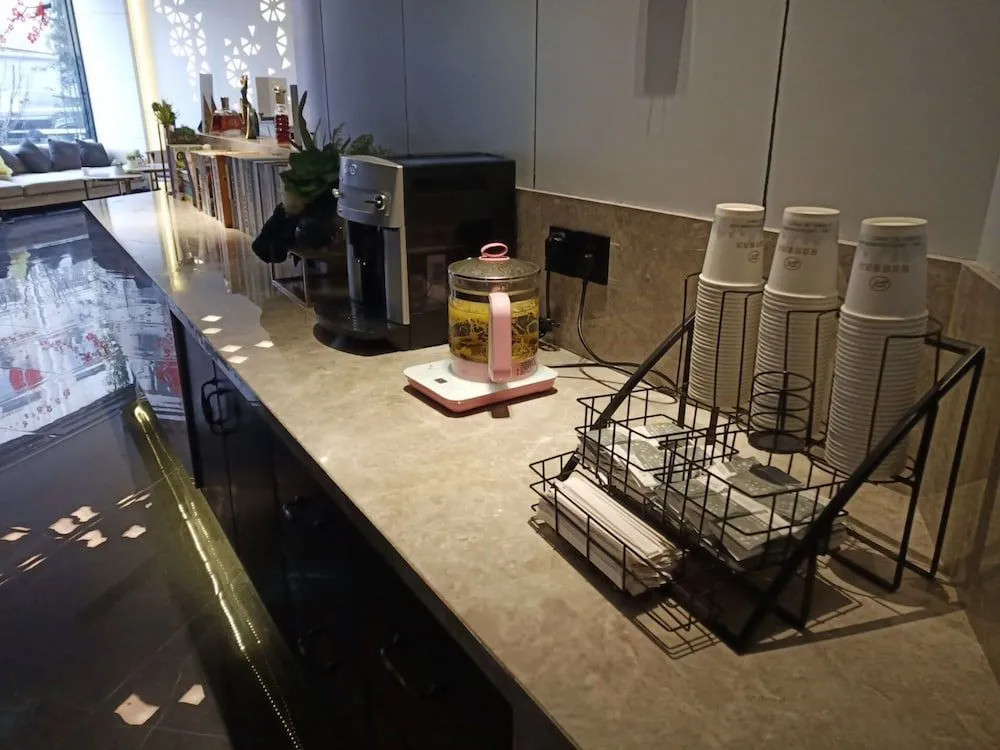 Food & Beverage