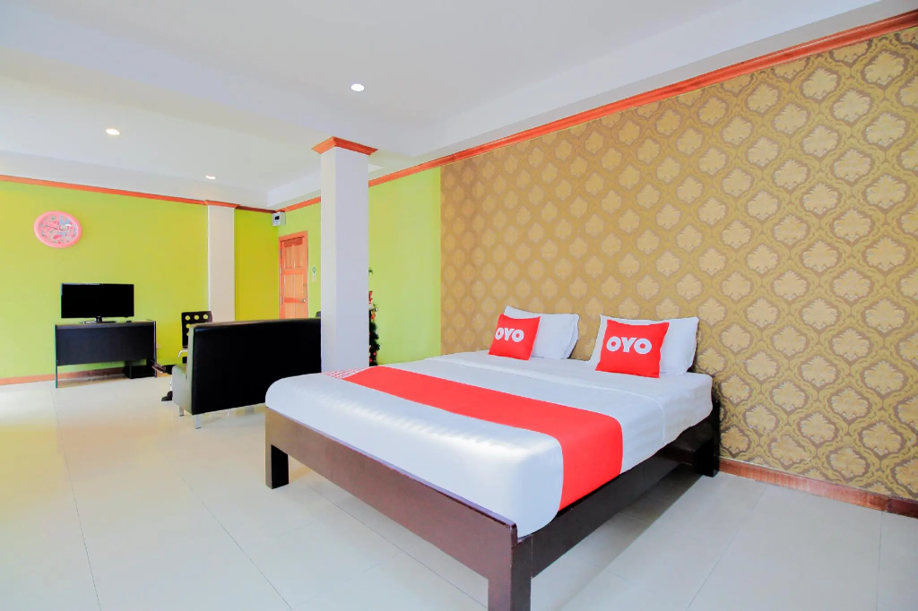 Deluxe Double room (full double bed)