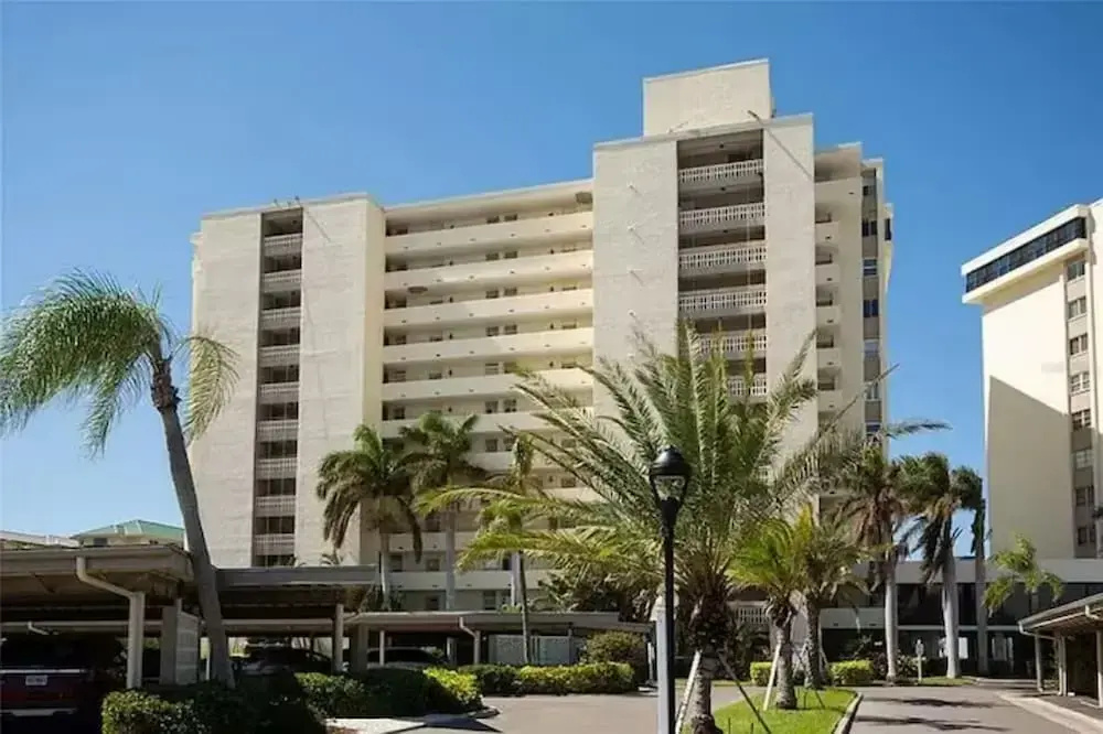 Siesta Beach Retreat Poolside 2BR Condo