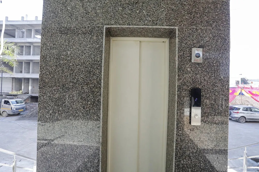Fabhotel Js Pearl