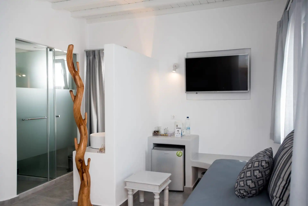 Superior room with partial sea view