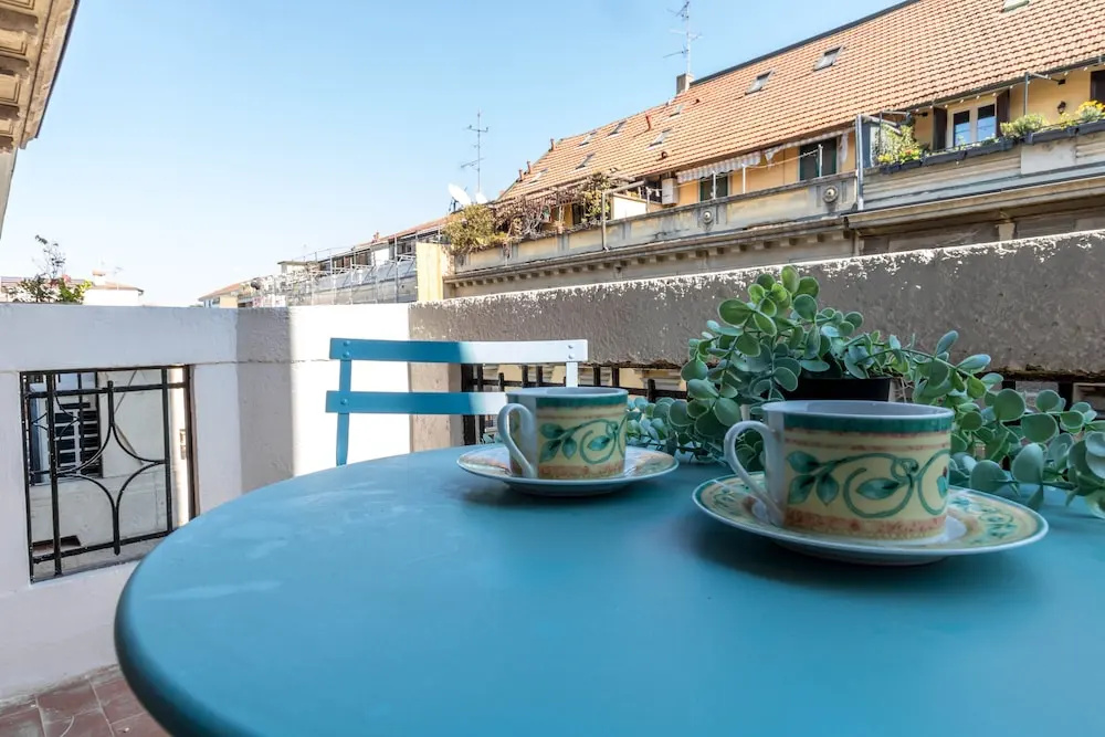 JOIVY Lovely Flat For 2, Quiet Street Near Centre