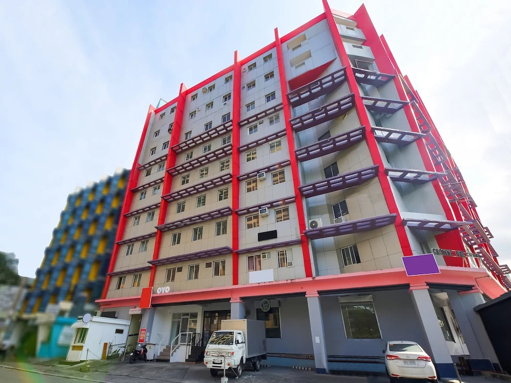 OYO 809 Crowne One Condo