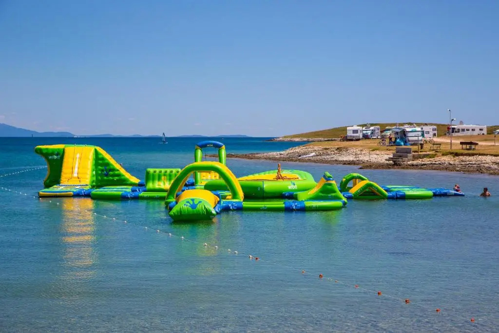 Beach & Waterfront