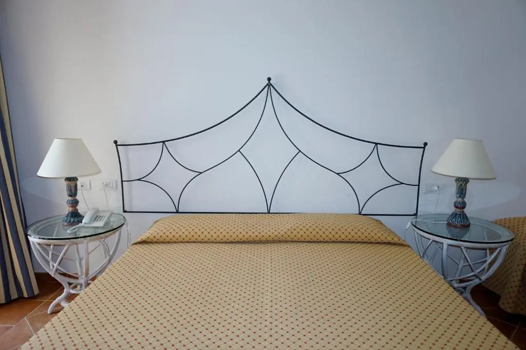 Hotel Monti Di Mola - Chambres