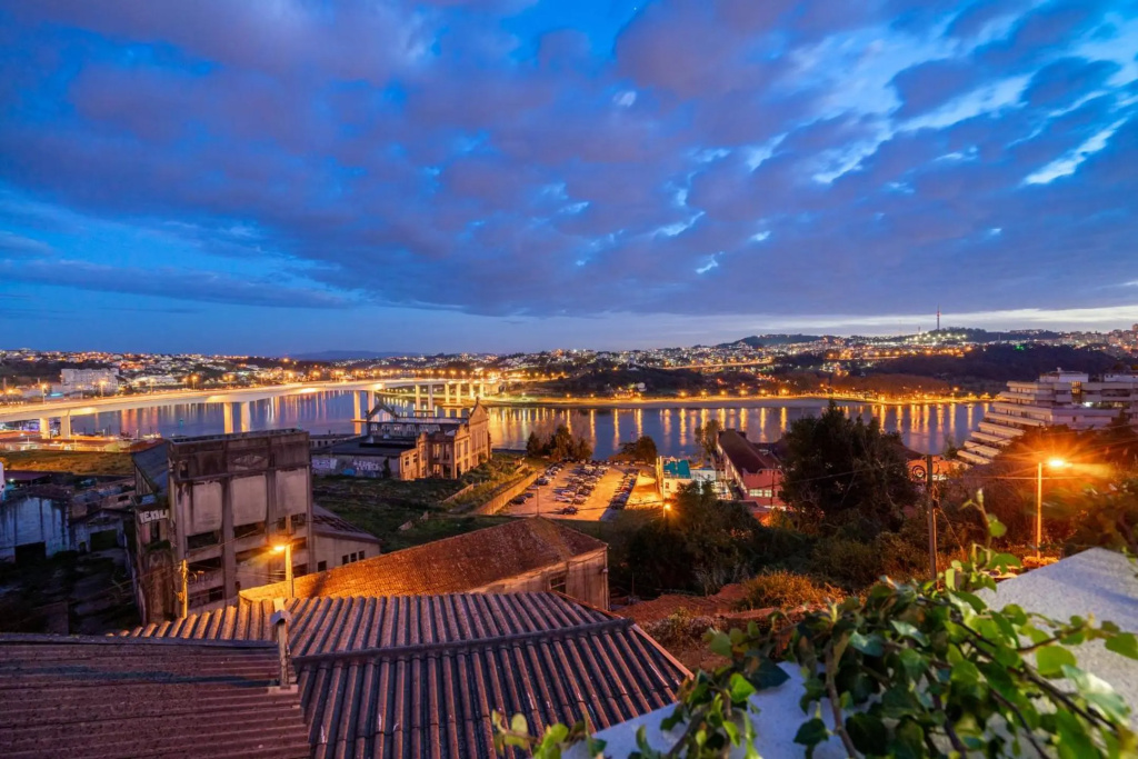 WHome Riverside View Premium Apartment w/ AC & Terrace