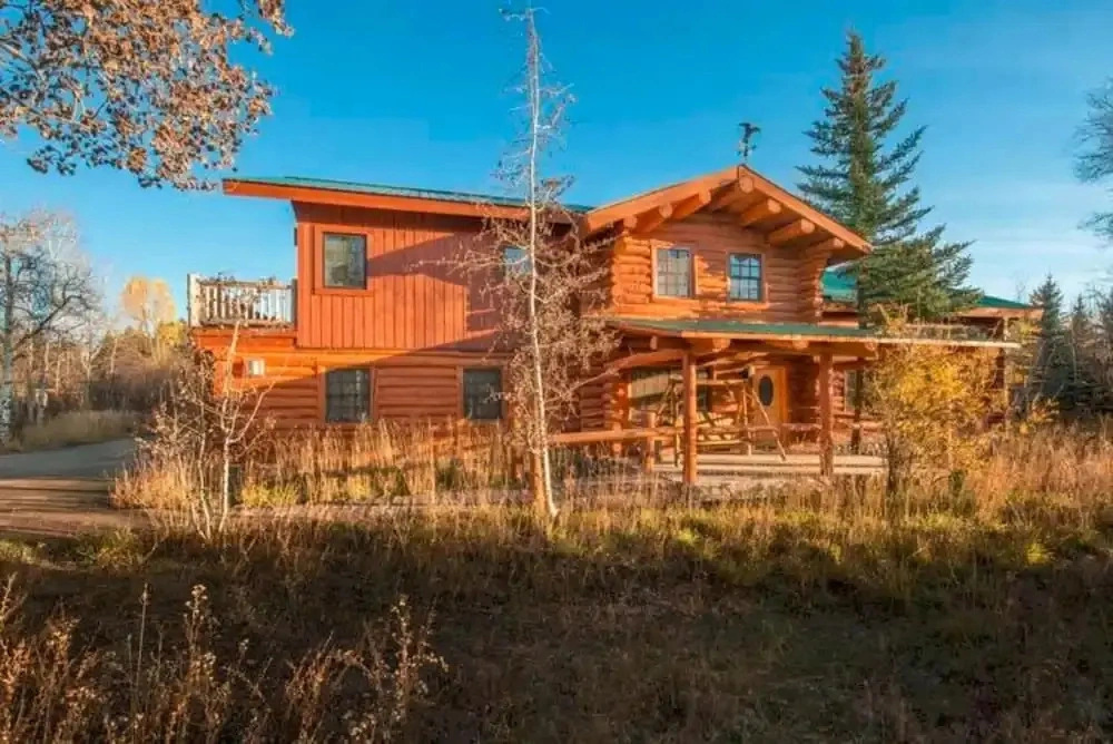 Macker's Cabin - 5BR + Loft Home + Private Hot Tub - LLH 63330