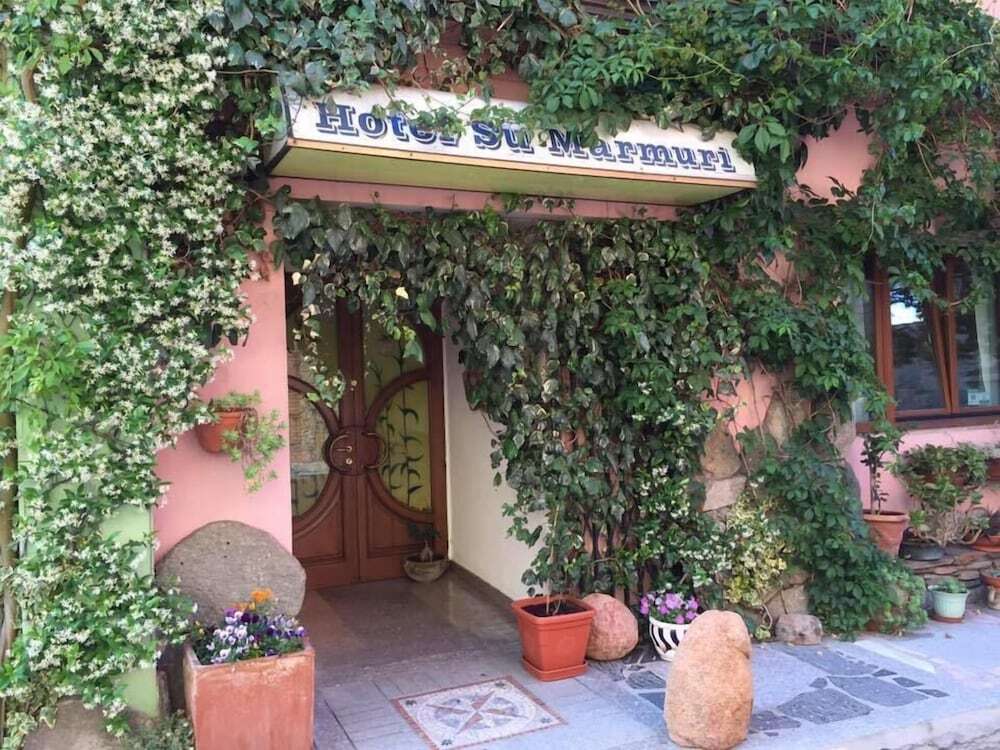 Hotel Su Marmuri by null