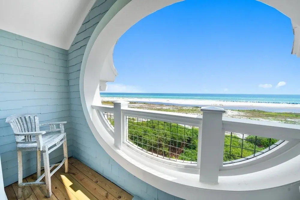 Paradise Loft 3 Bedroom Townhouse by RedAwning
