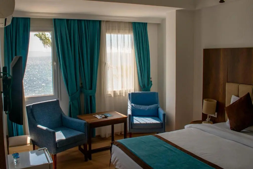 Standard Double room with sea view (full double bed)