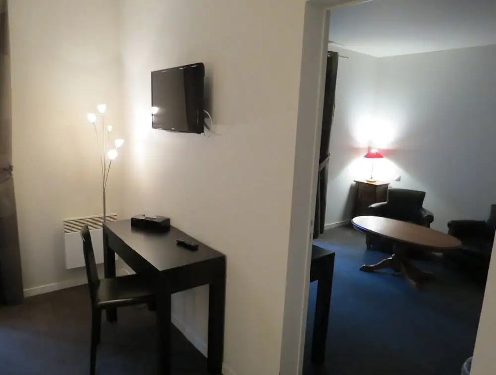 Suite with park view