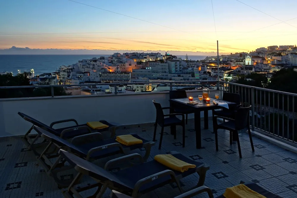Rooftop Oldtown Residence