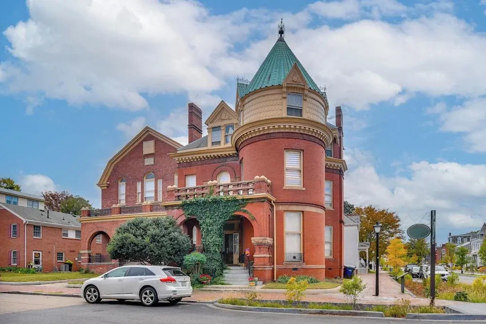 Steps to Elizabeth River & Dtwn! Portsmouth Condo