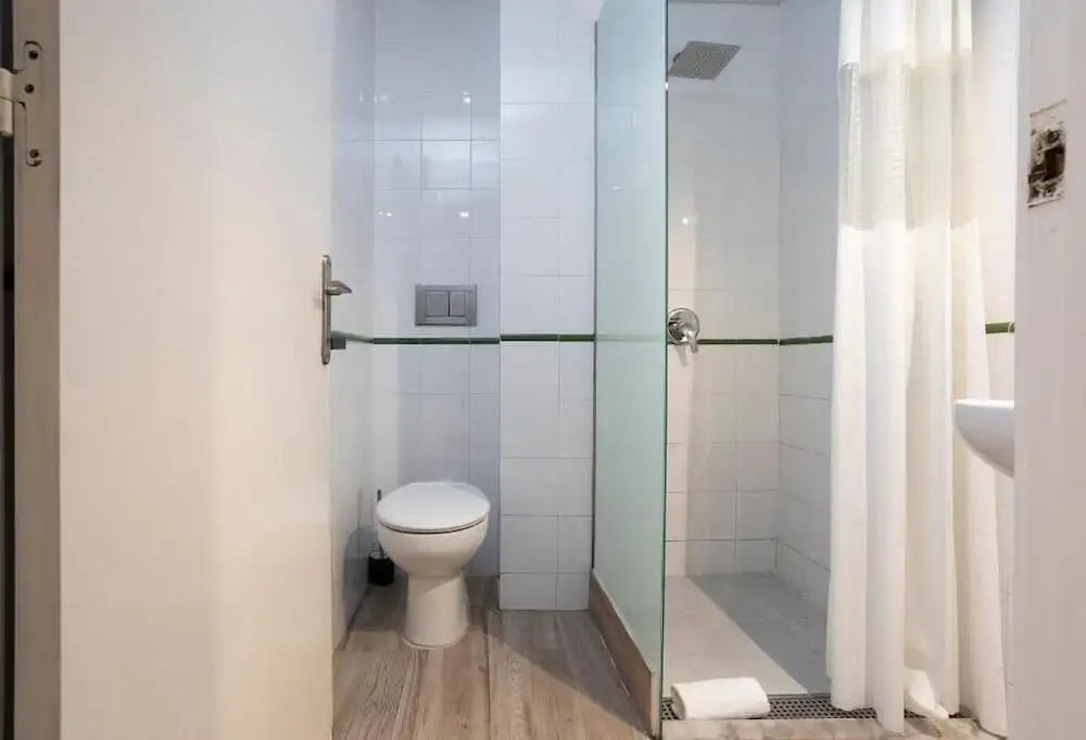 Economy room
