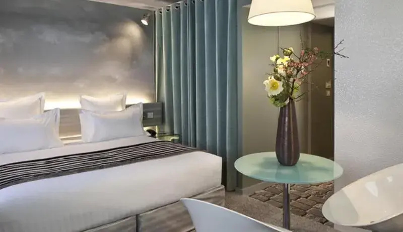 7 Eiffel Hotel 42