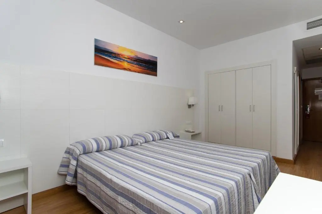 Standard Double room with balcony (full double bed)