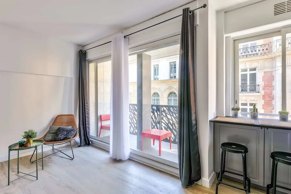 Charming 2 Room Apartment With Balcony - Paris 8ème - Général
