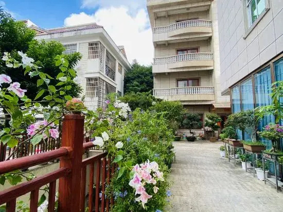 Beihai Meilian Redwood Theme Apartment