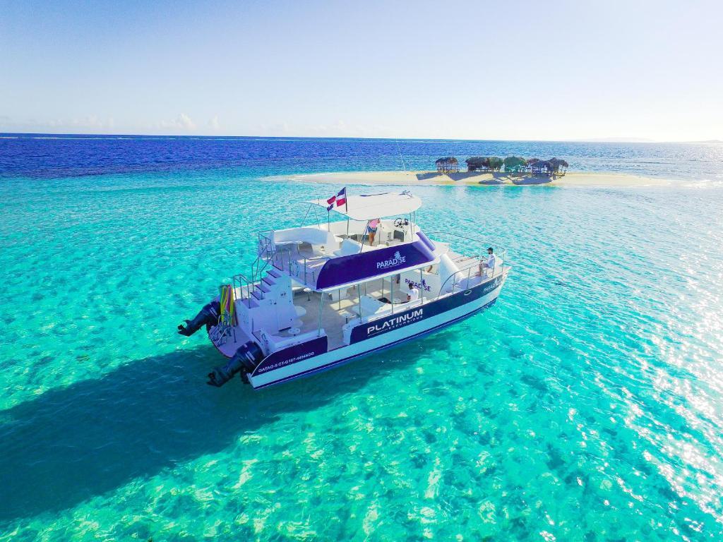 Paradise Island Beach Resort by null