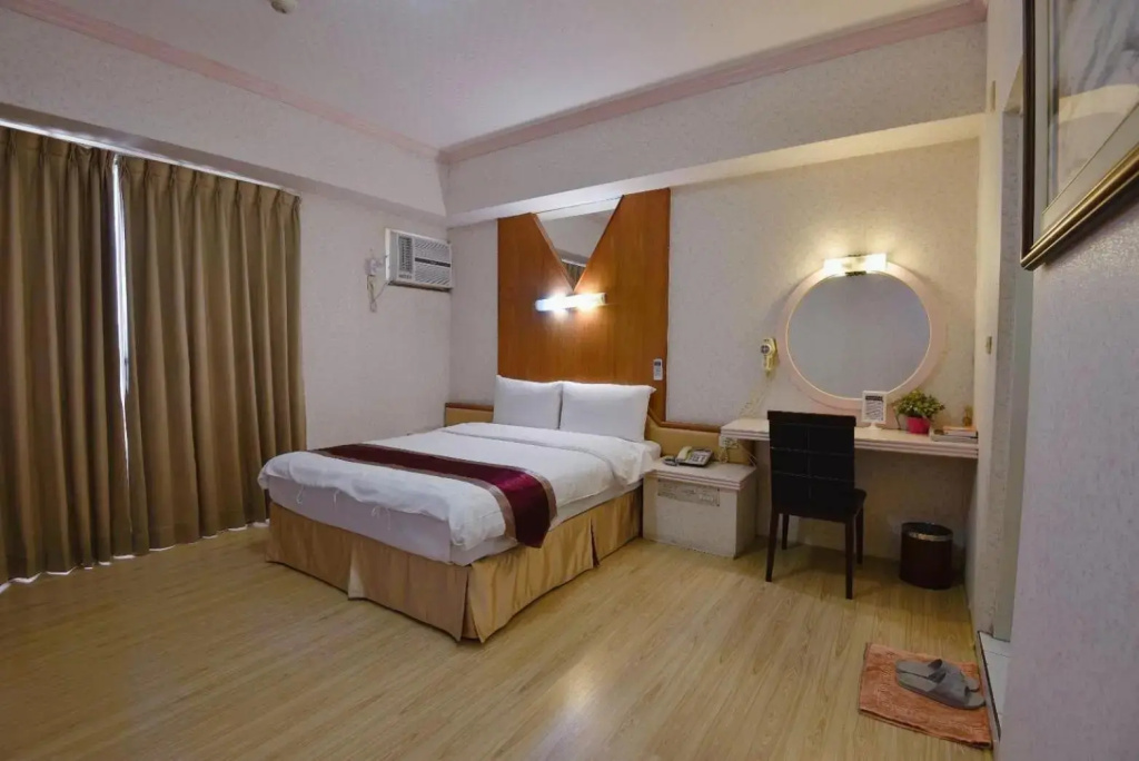 Green Yard Business Hotel