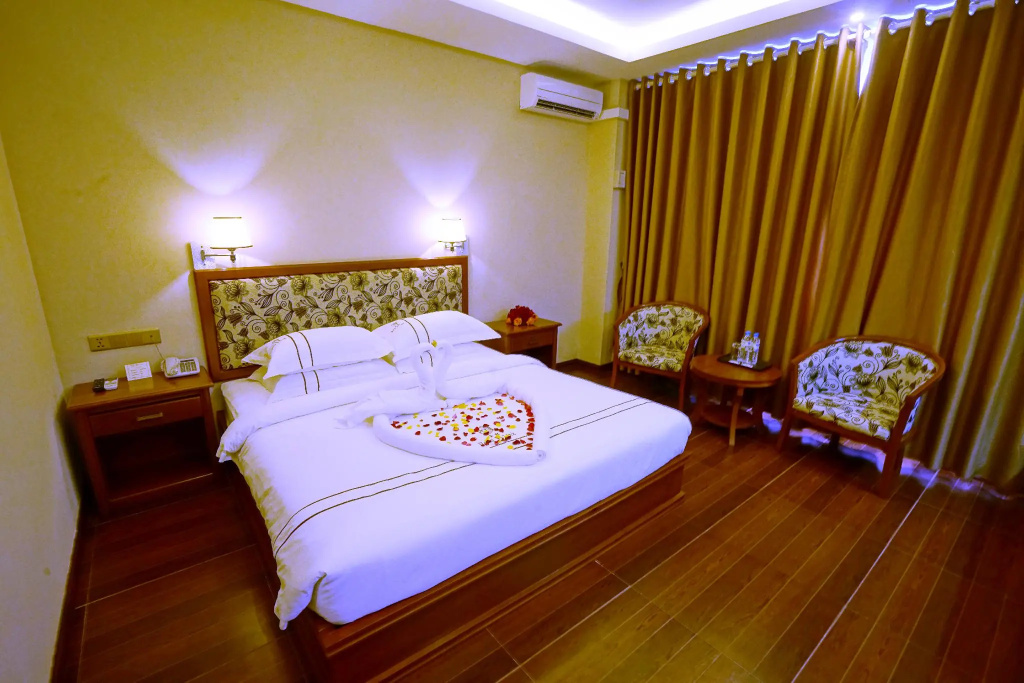 Deluxe Double room (full double bed)