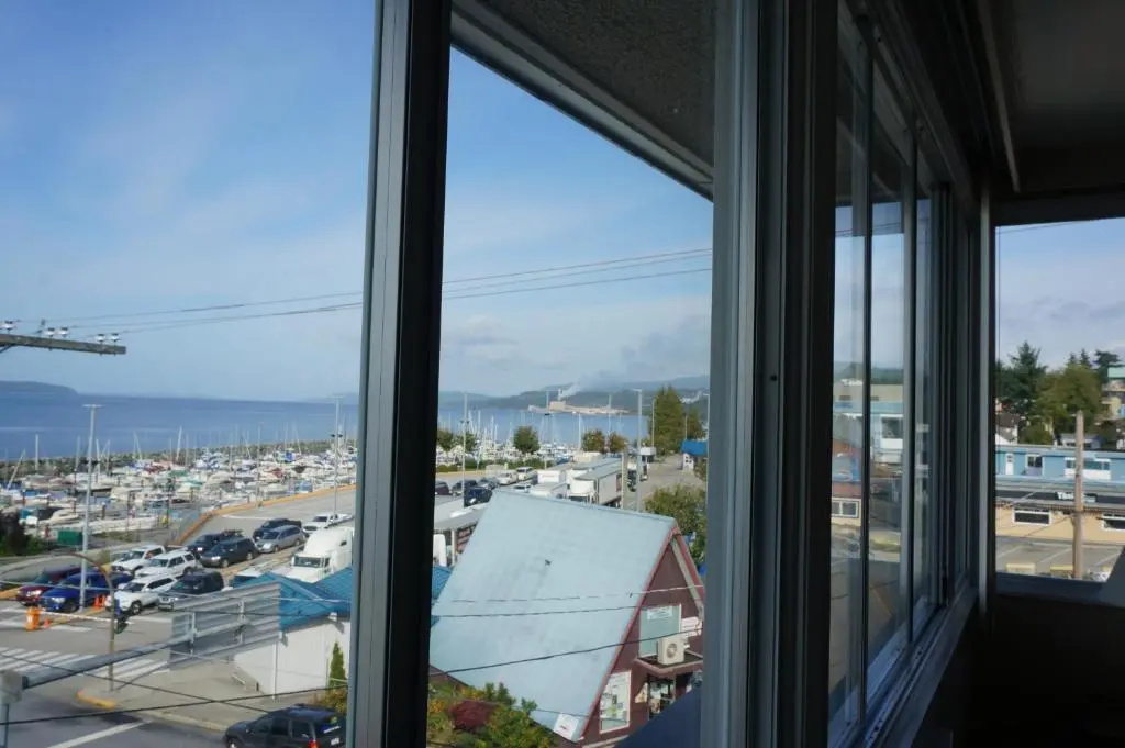 Standard Triple room with sea view