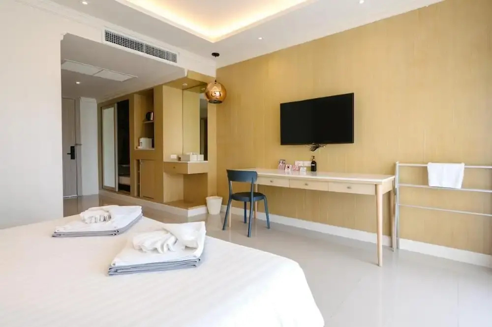 Jomtien Sands Residence - Beachfront, Relax & Amazing Seafood Dining — фото