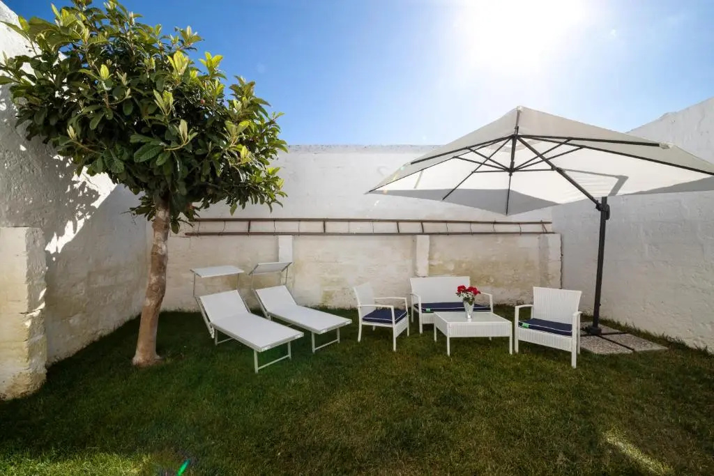Standard Double room with garden view (full double bed)