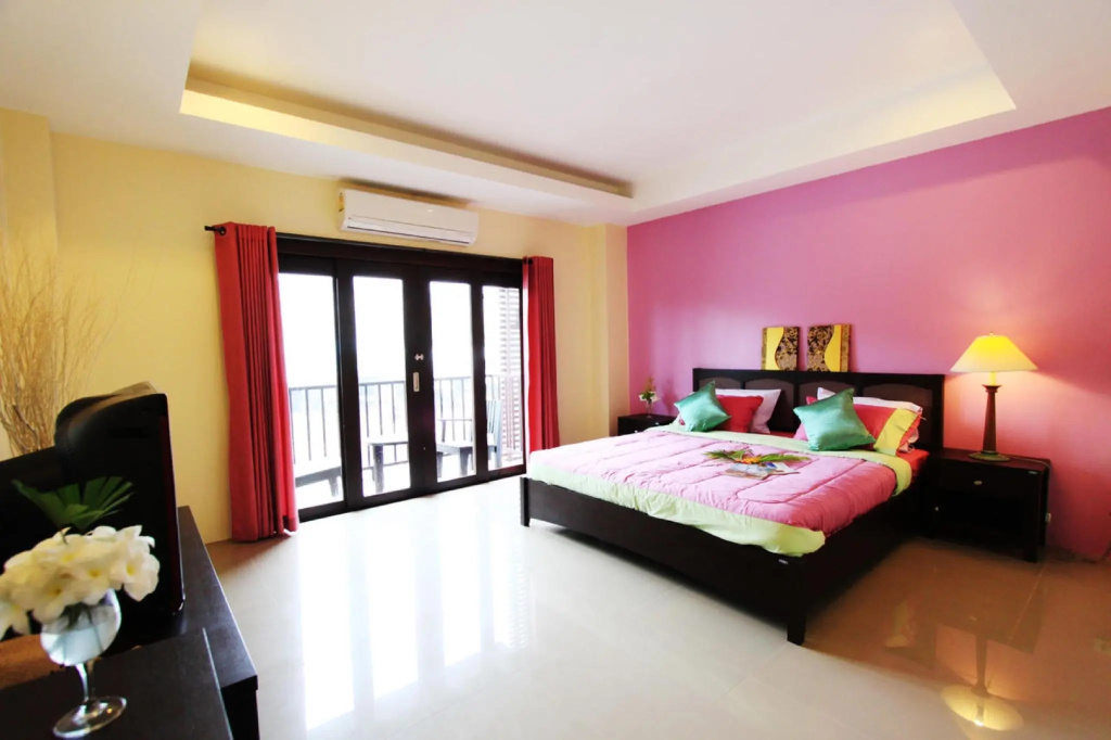 Deluxe Double room (full double bed)