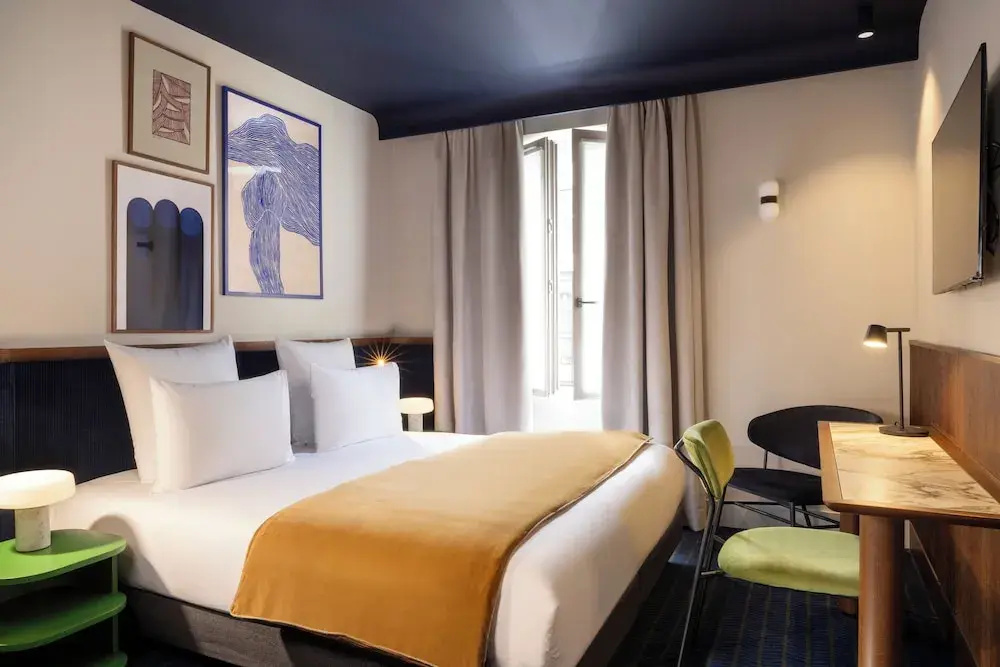 Deluxe Double room (full double bed)