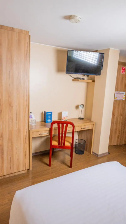 Business Double room (full double bed)