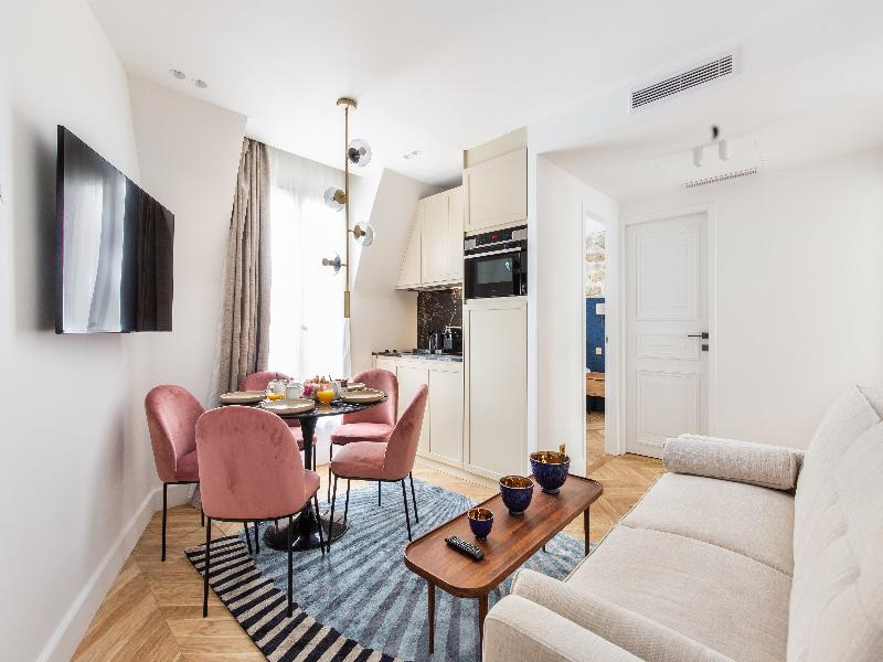 2 Bedrooms Family Apartment with city view