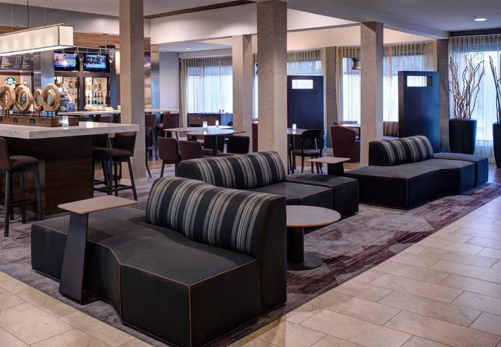 Lobby & Reception