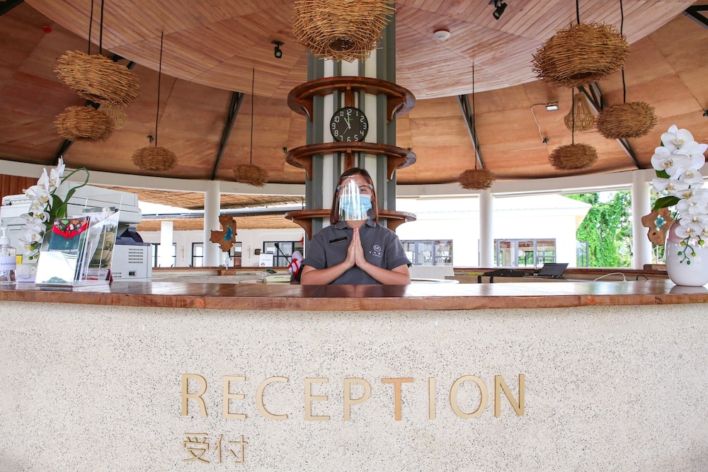 Lobby & Reception