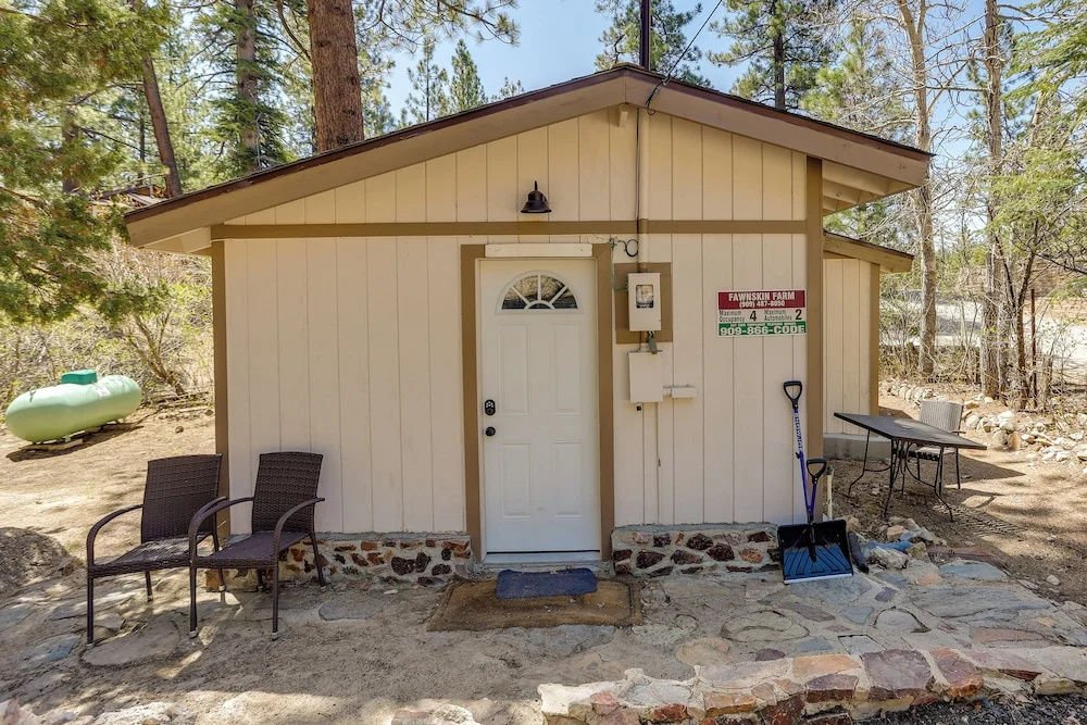 < 1 Mi to Big Bear Lake: Fawnskin Cottage w/ Grill
